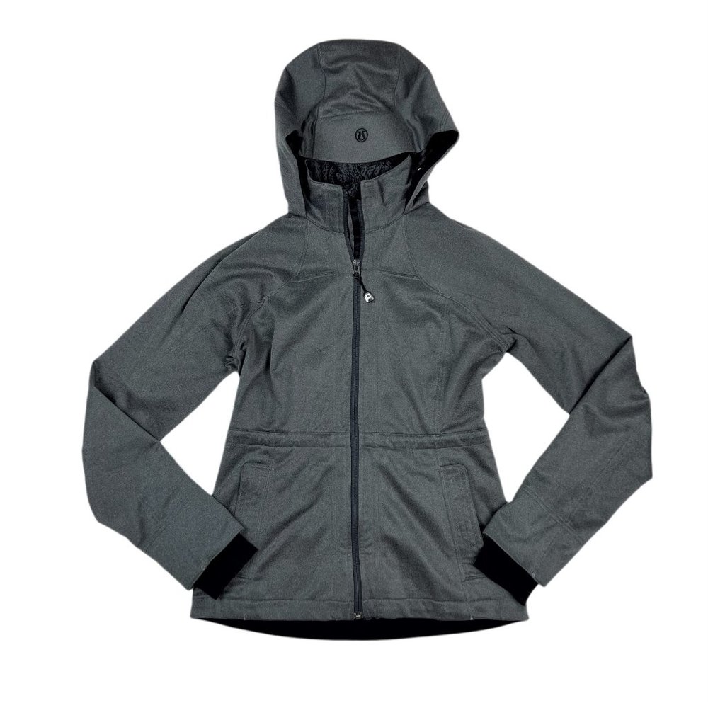 Lululemon *Rare* Softshell Embark Jacket *EUC* (Size 6)